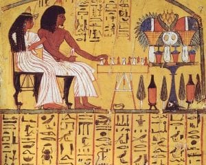 ancient egyptian royals playing board game